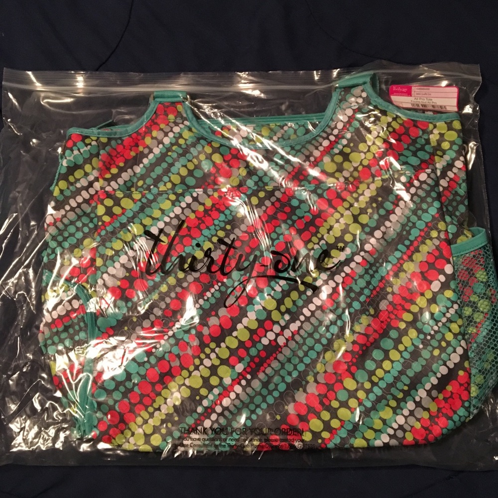 NWT Thirty One Yoga Bag